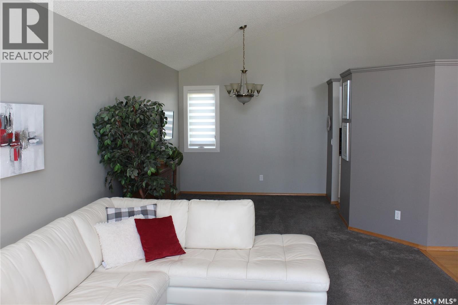 3324 Dieter Bay, Regina, Saskatchewan  S4V 2V9 - Photo 8 - SK037086