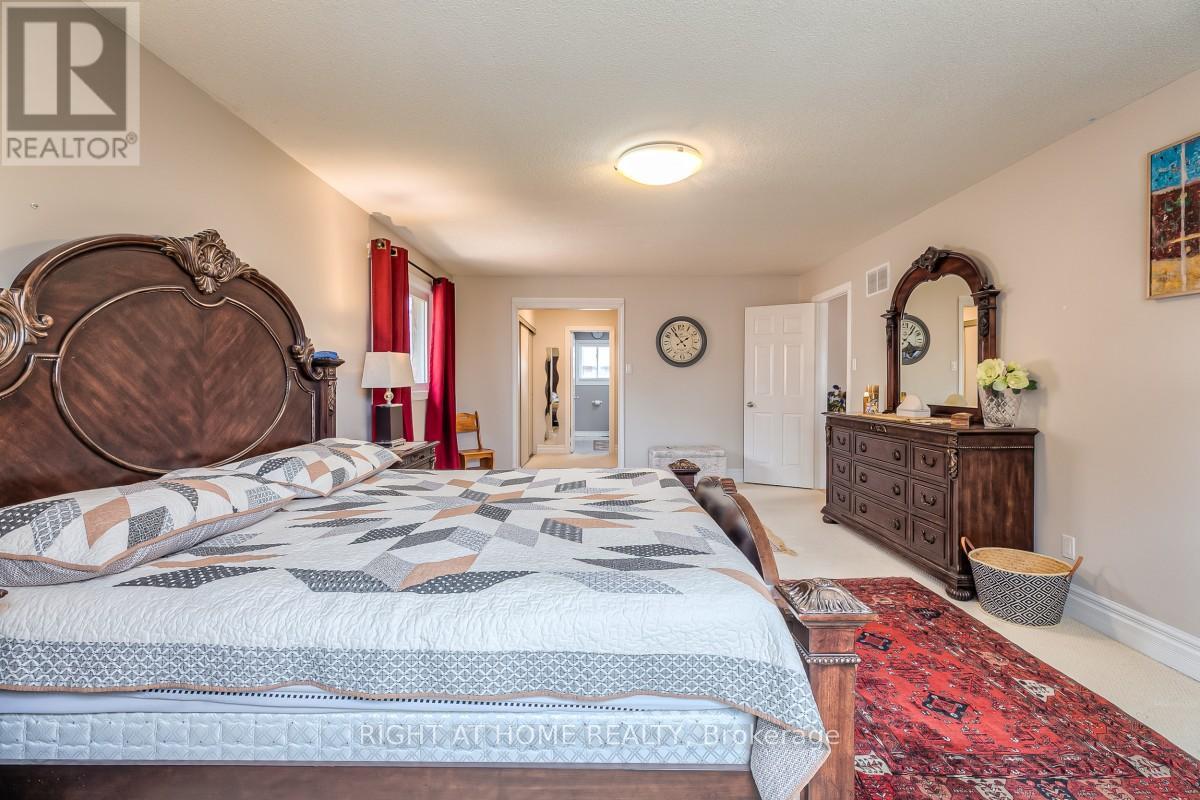160 Carrington Drive, Richmond Hill, Ontario  L4C 7Y8 - Photo 16 - N12982518