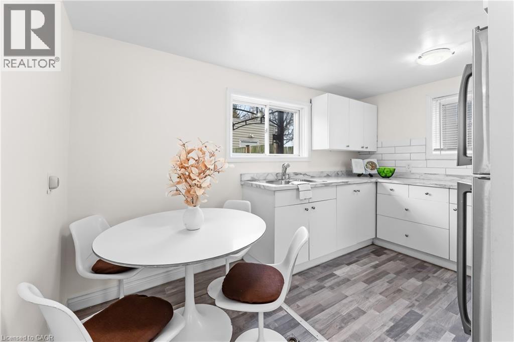 146 Oakdale Avenue, St. Catharines, Ontario  L2P 2L1 - Photo 10 - 40821095