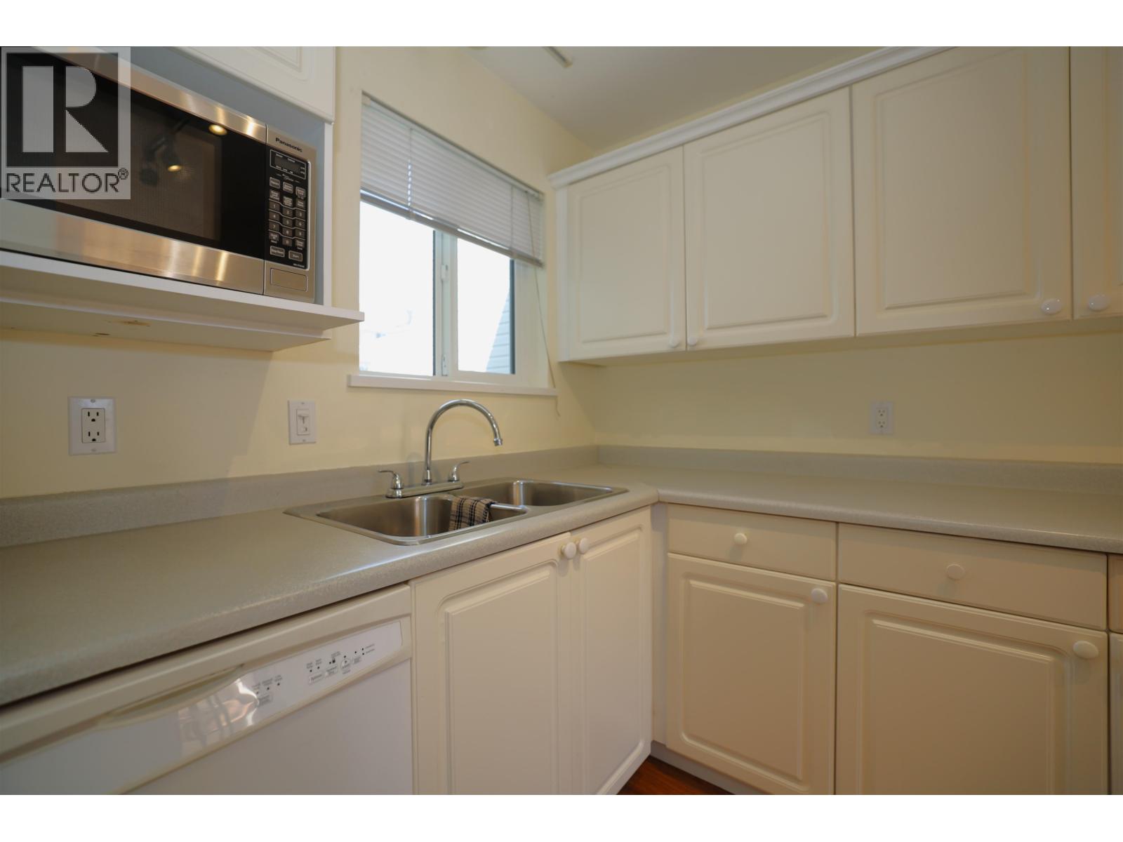 21 5610 Trail Avenue, Sechelt, British Columbia  V7Z 0H8 - Photo 4 - R3127898