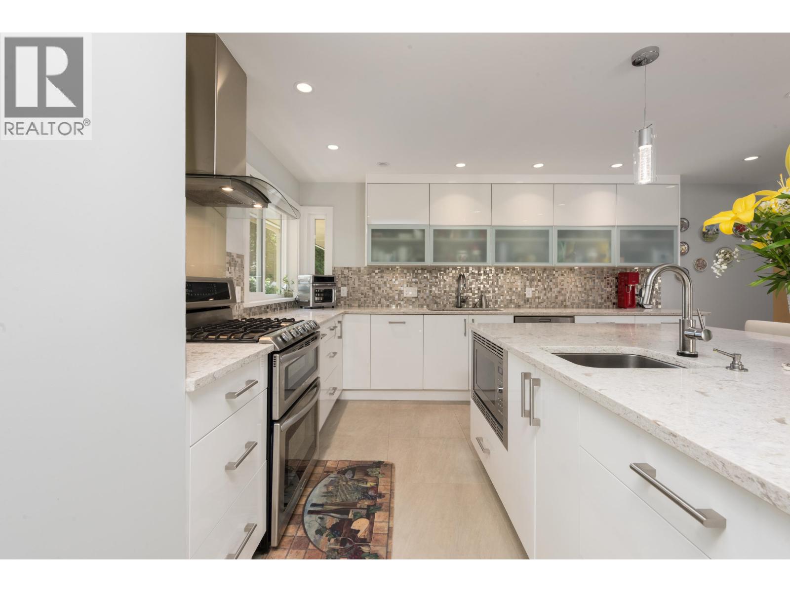 772 Regal Crescent, North Vancouver, British Columbia  V7K 2X8 - Photo 6 - R3127783