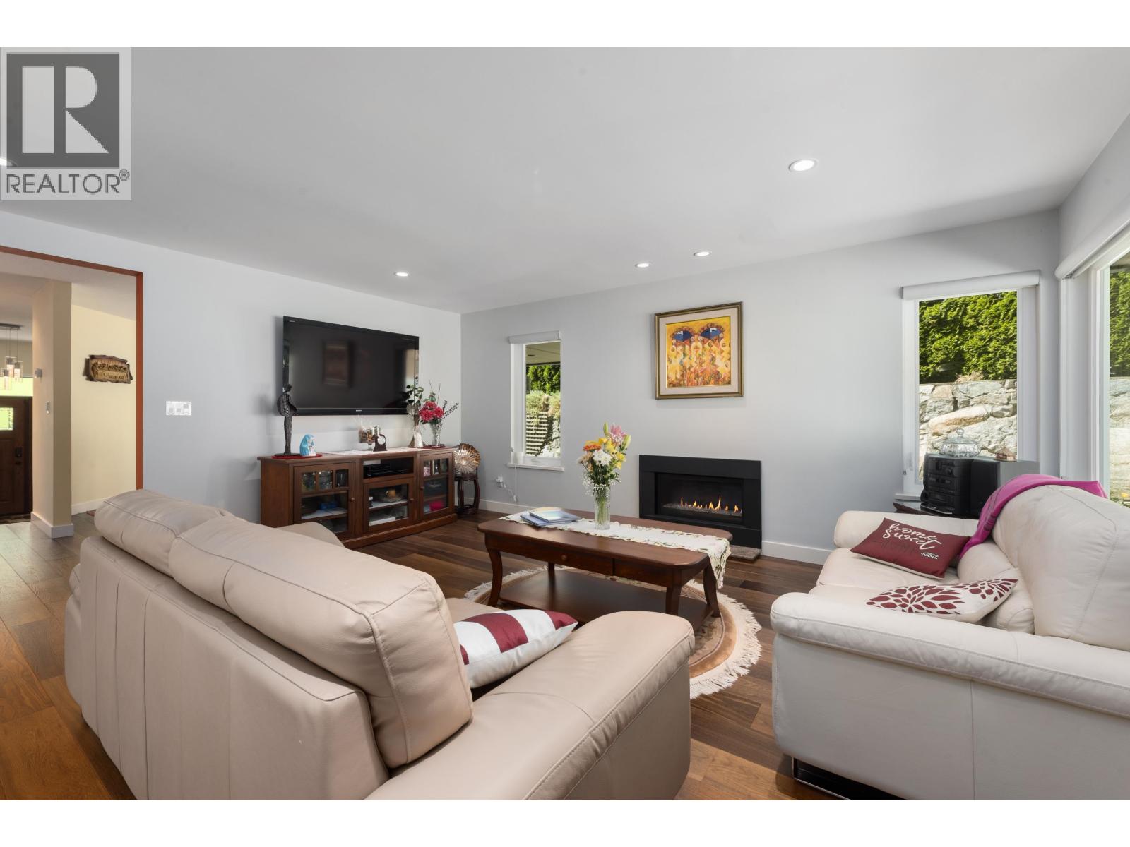 772 Regal Crescent, North Vancouver, British Columbia  V7K 2X8 - Photo 9 - R3127783