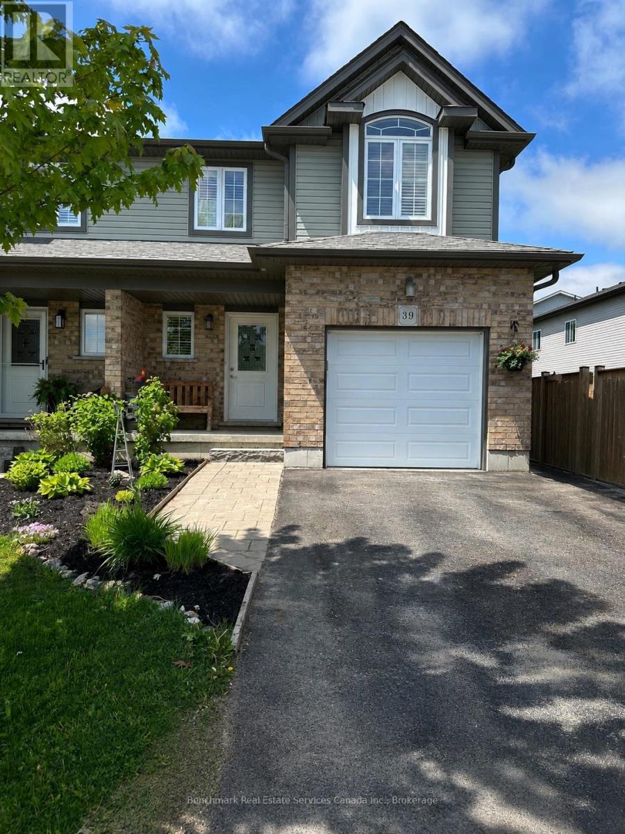 39 LEESBORO TRAIL, Thames Centre, Ontario