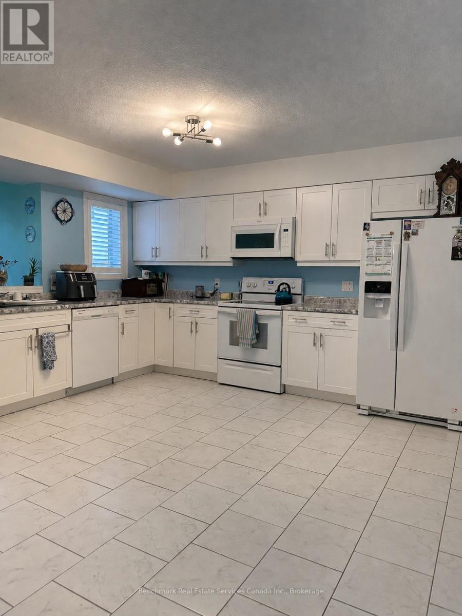 39 Leesboro Trail, Thames Centre (Thorndale), Ontario  N0M 2P0 - Photo 5 - X13172754
