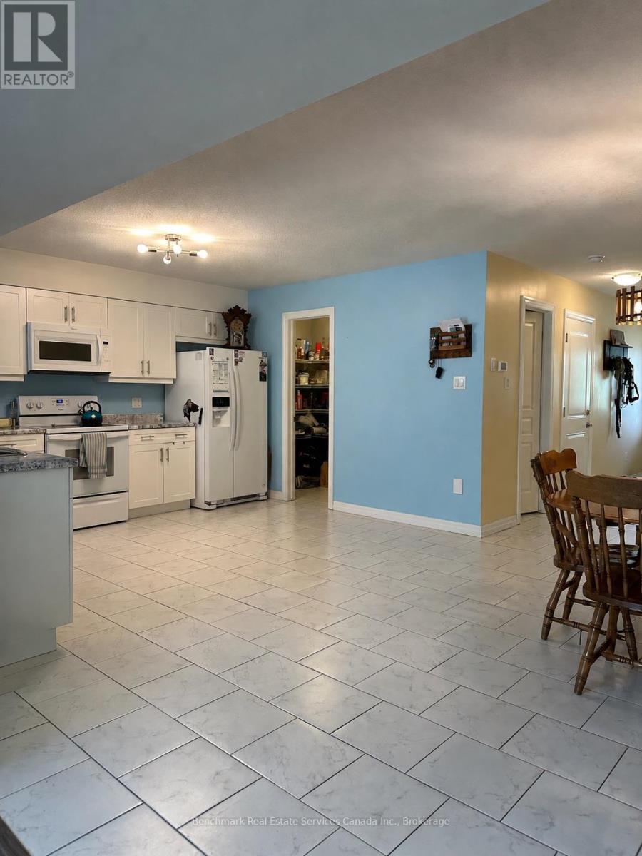 39 Leesboro Trail, Thames Centre (Thorndale), Ontario  N0M 2P0 - Photo 6 - X13172754