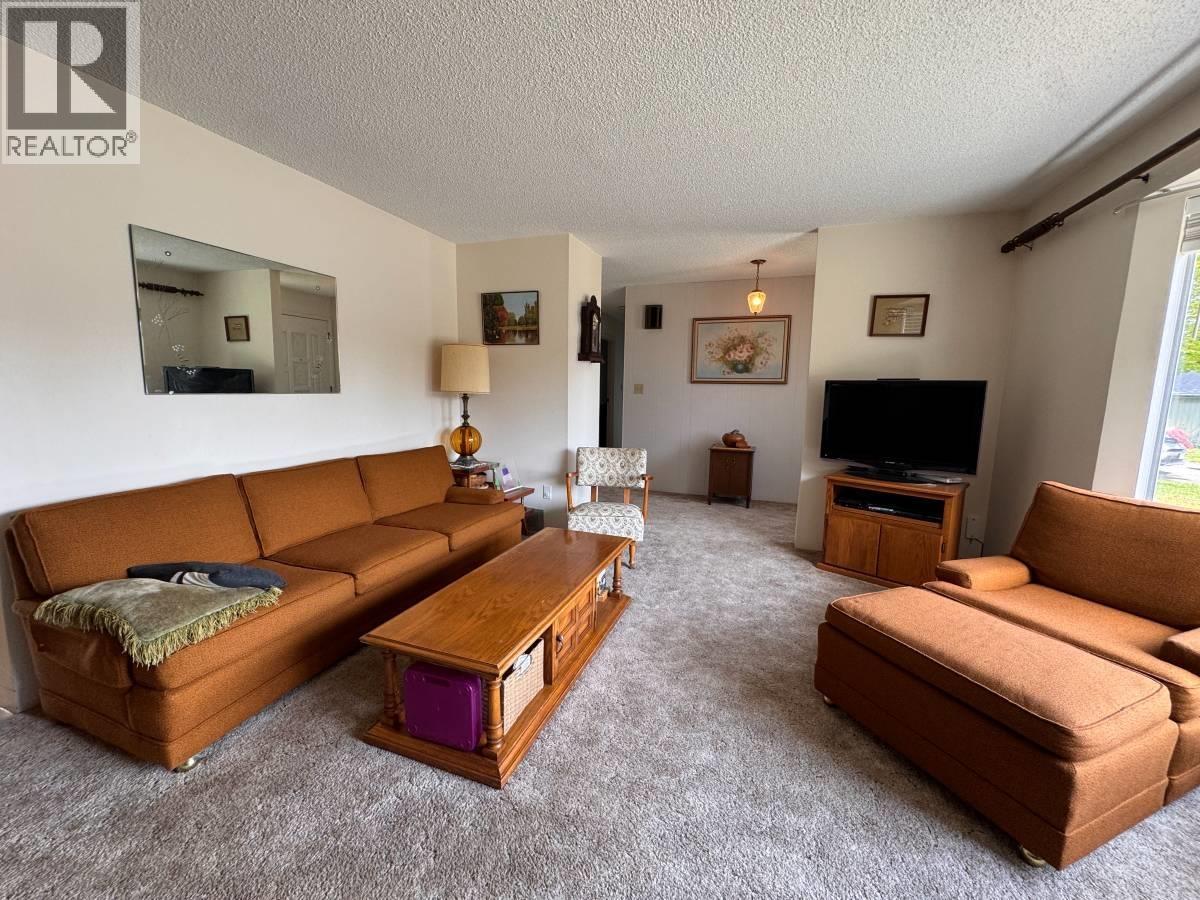 21946 Cliff Pl, Maple Ridge, British Columbia  V2X 7Z6 - Photo 5 - R3127900