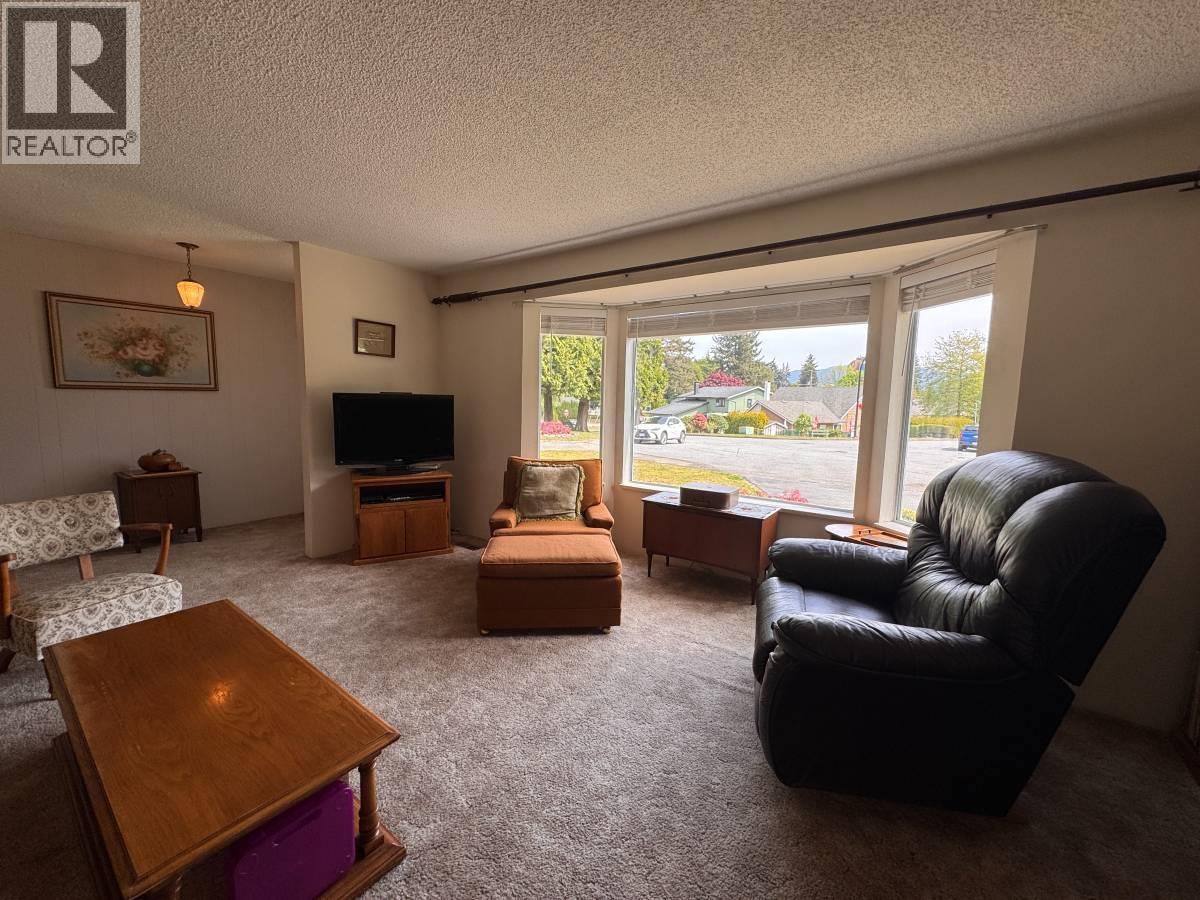 21946 Cliff Pl, Maple Ridge, British Columbia  V2X 7Z6 - Photo 6 - R3127900