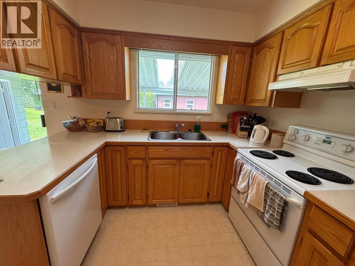 21946 Cliff Pl, Maple Ridge, British Columbia  V2X 7Z6 - Photo 9 - R3127900