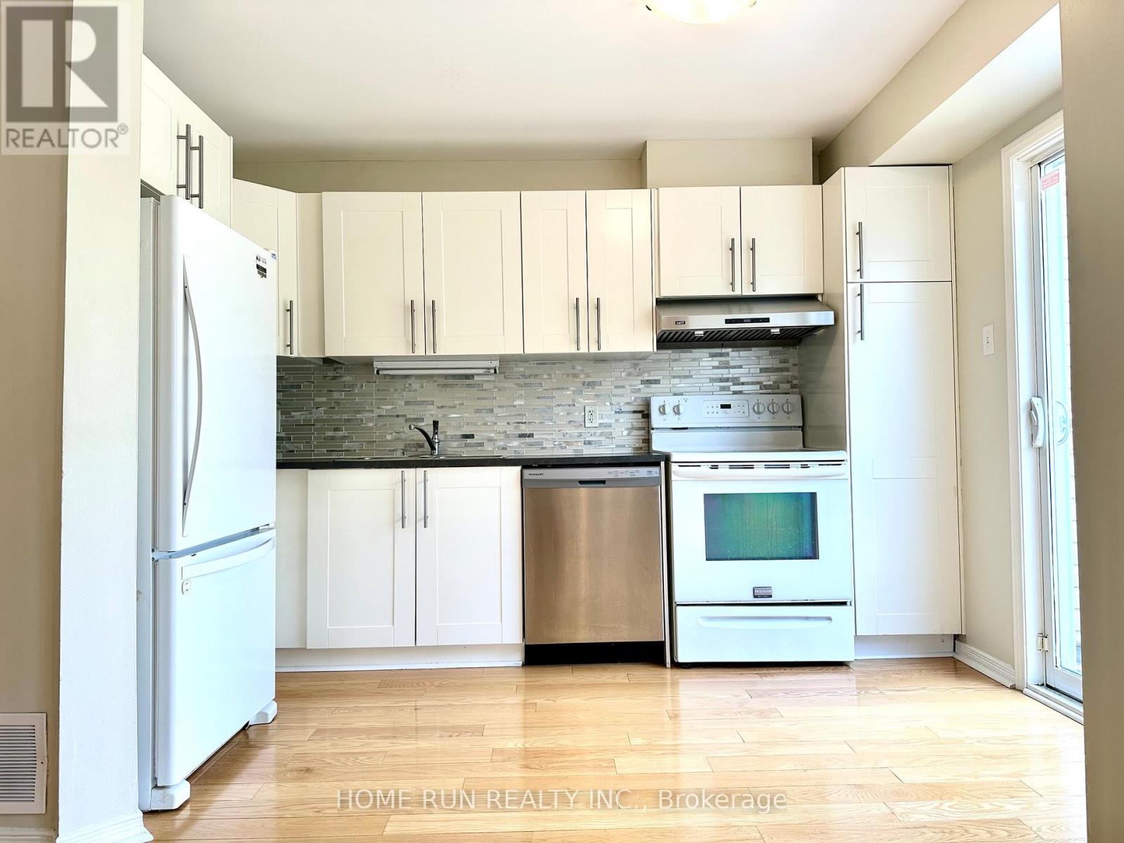 135 Kinross Private, Ottawa, Ontario  K2K 3P9 - Photo 8 - X13172770