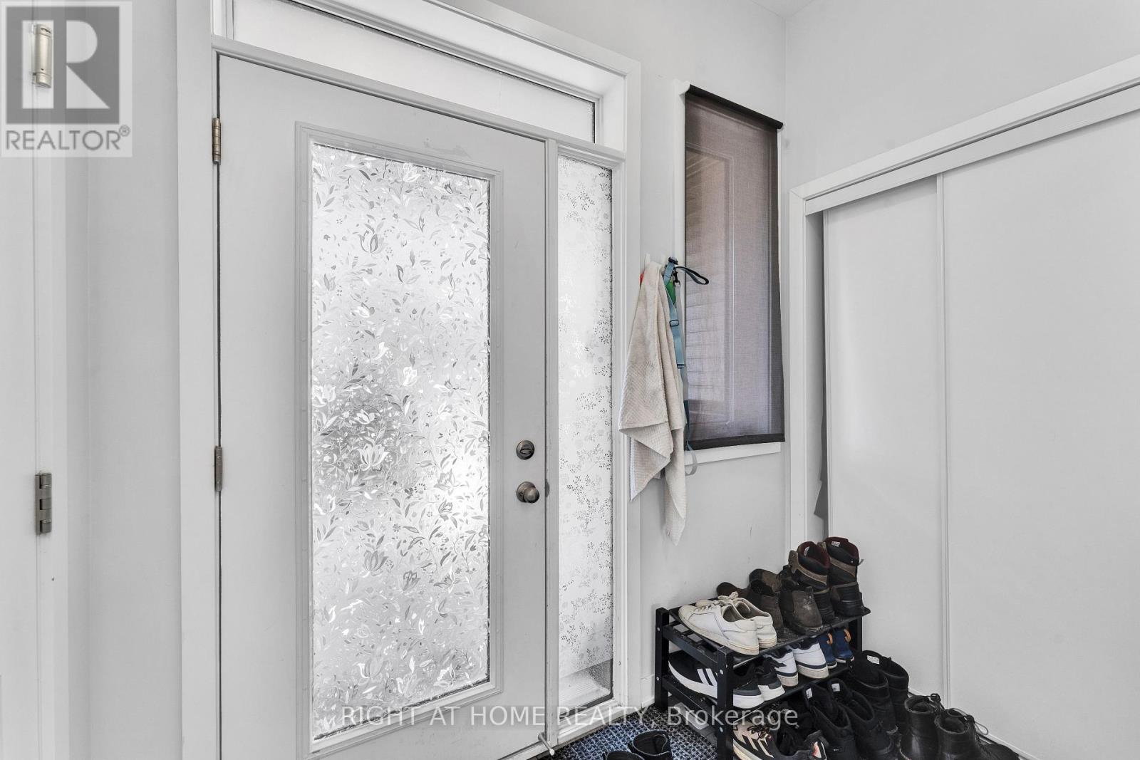 67 Kindred Row, Ottawa, Ontario  K2S 2Z6 - Photo 2 - X13172782