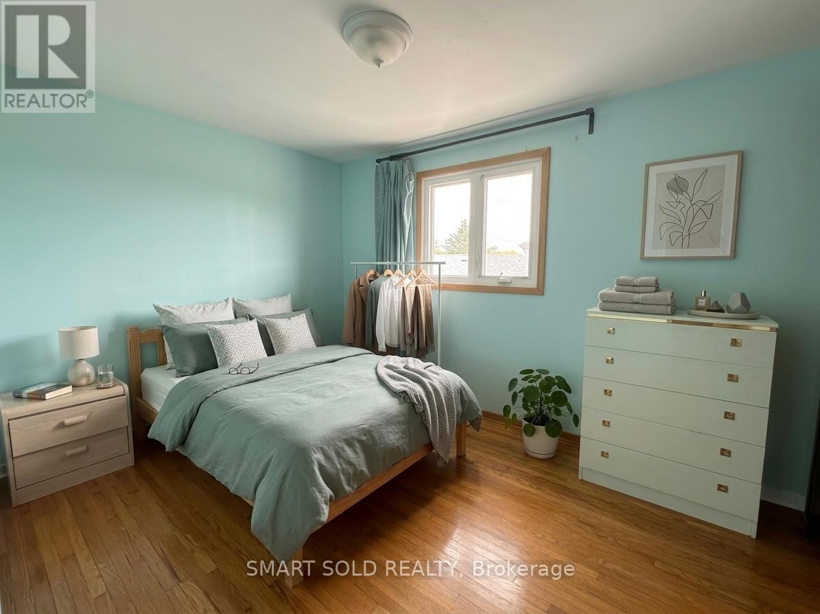 243 Shawnee Circle, Toronto, Ontario  M2H 2Y3 - Photo 4 - C13172762