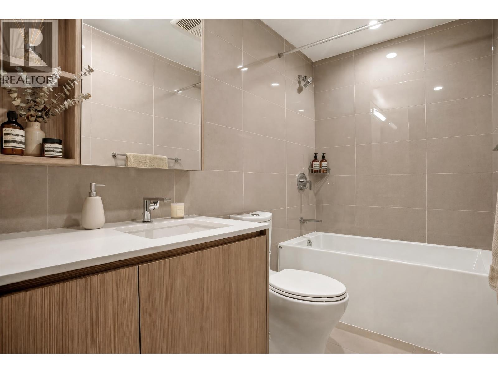 1705 618 Carnarvon Street, New Westminster, British Columbia  V3M 0N9 - Photo 9 - R3087934