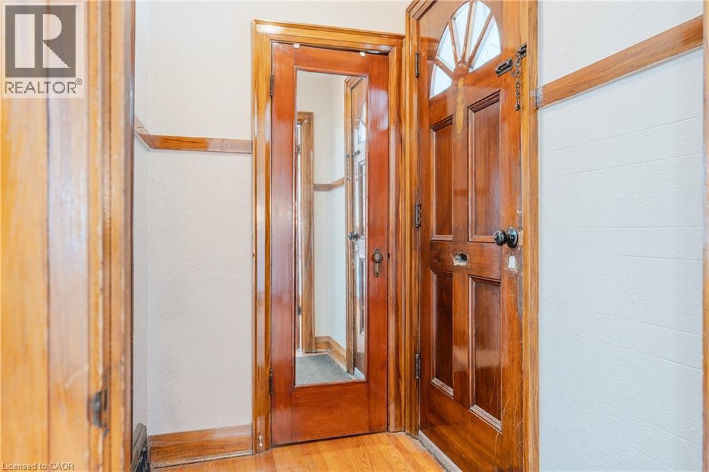 107 Haddon Avenue S, Hamilton, Ontario  L8S 1X7 - Photo 2 - 40833005