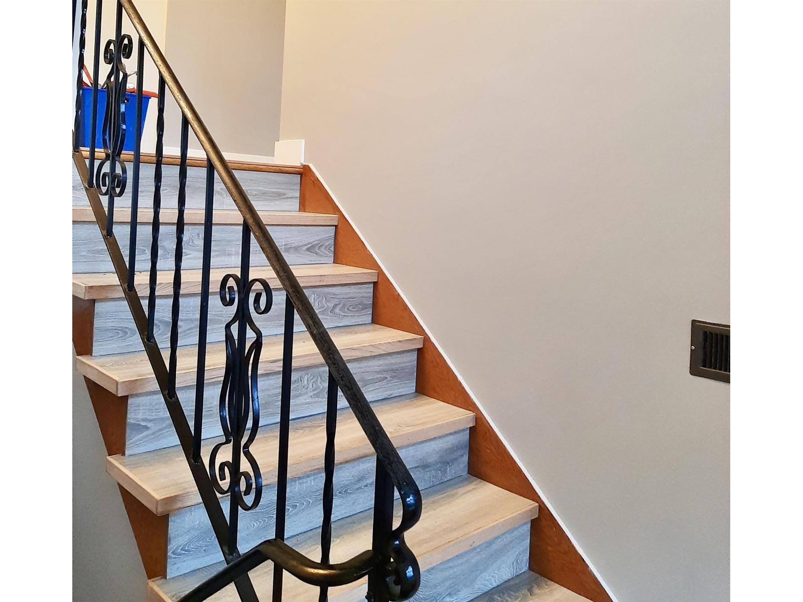 9720 Crown Crescent, Surrey, British Columbia  V3V 2T8 - Photo 7 - R3127351