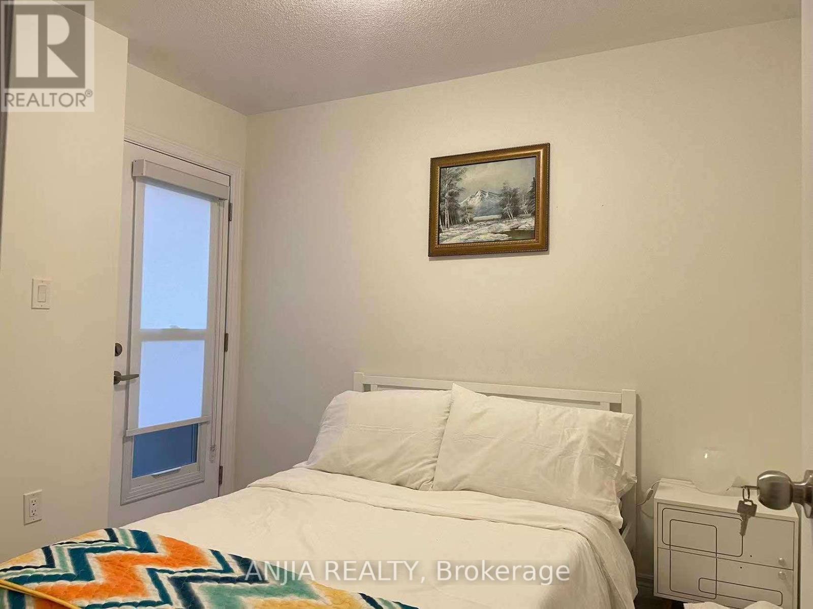 2863 Whites Road, Pickering, Ontario  L1X 0P3 - Photo 7 - E13168318