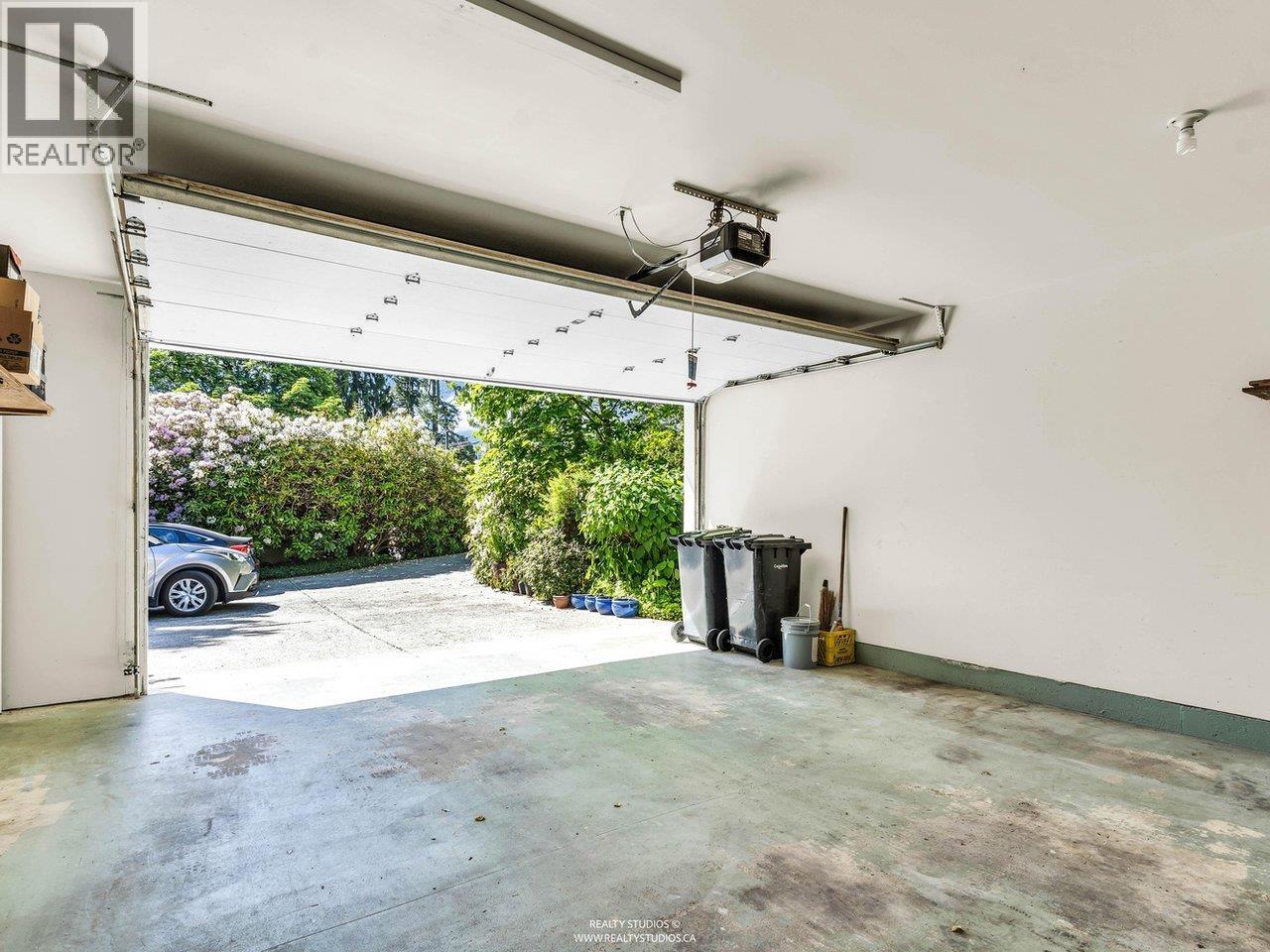 756 Rochester Avenue, Coquitlam, British Columbia  V3K 2V8 - Photo 34 - R3127400