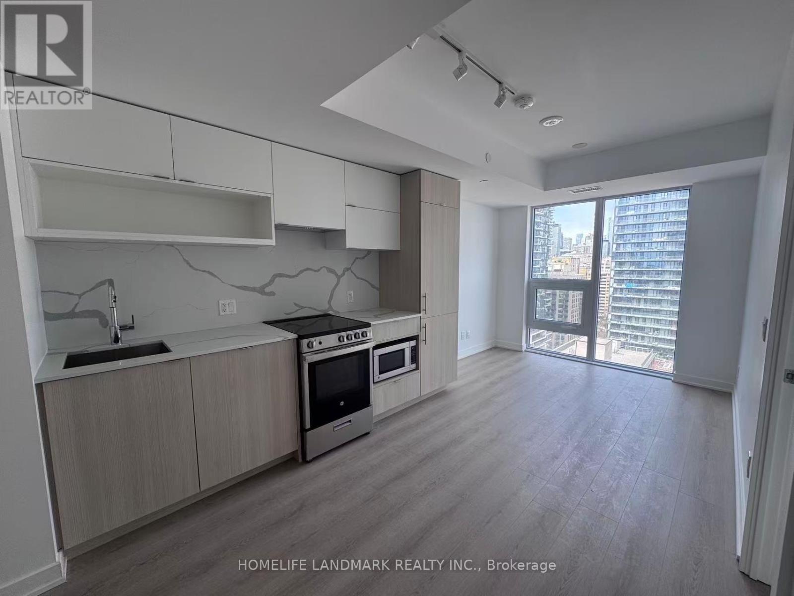 2002 - 100 QUEEN STREET, Toronto, Ontario