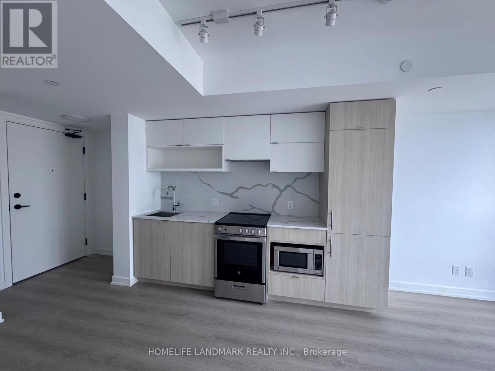 2002 - 100 Queen Street, Toronto, Ontario  M5C 0B5 - Photo 2 - C13172802