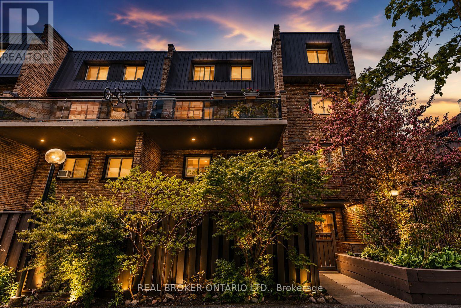 130 LING ROAD, Toronto, Ontario