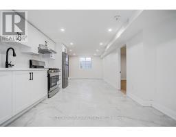176 CHERRYWOOD DRIVE, Newmarket, Ontario
