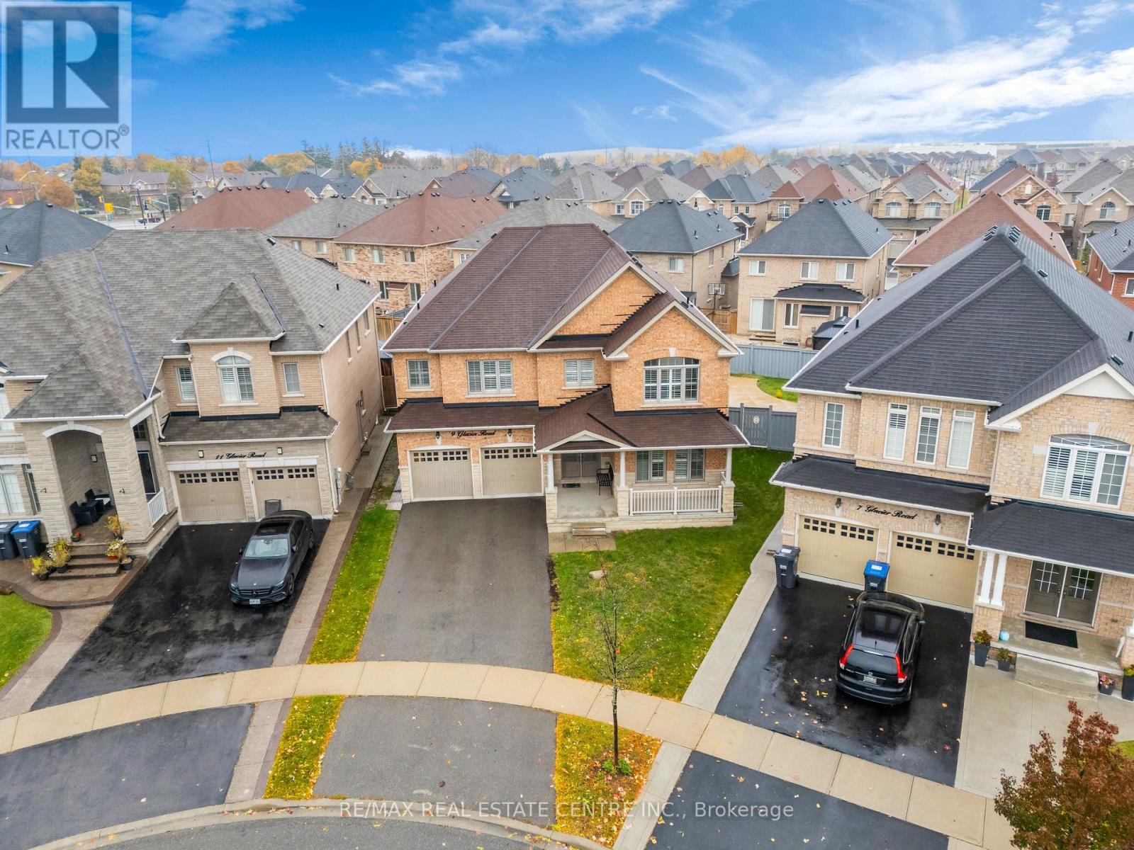 9 GLACIER ROAD, Brampton, Ontario