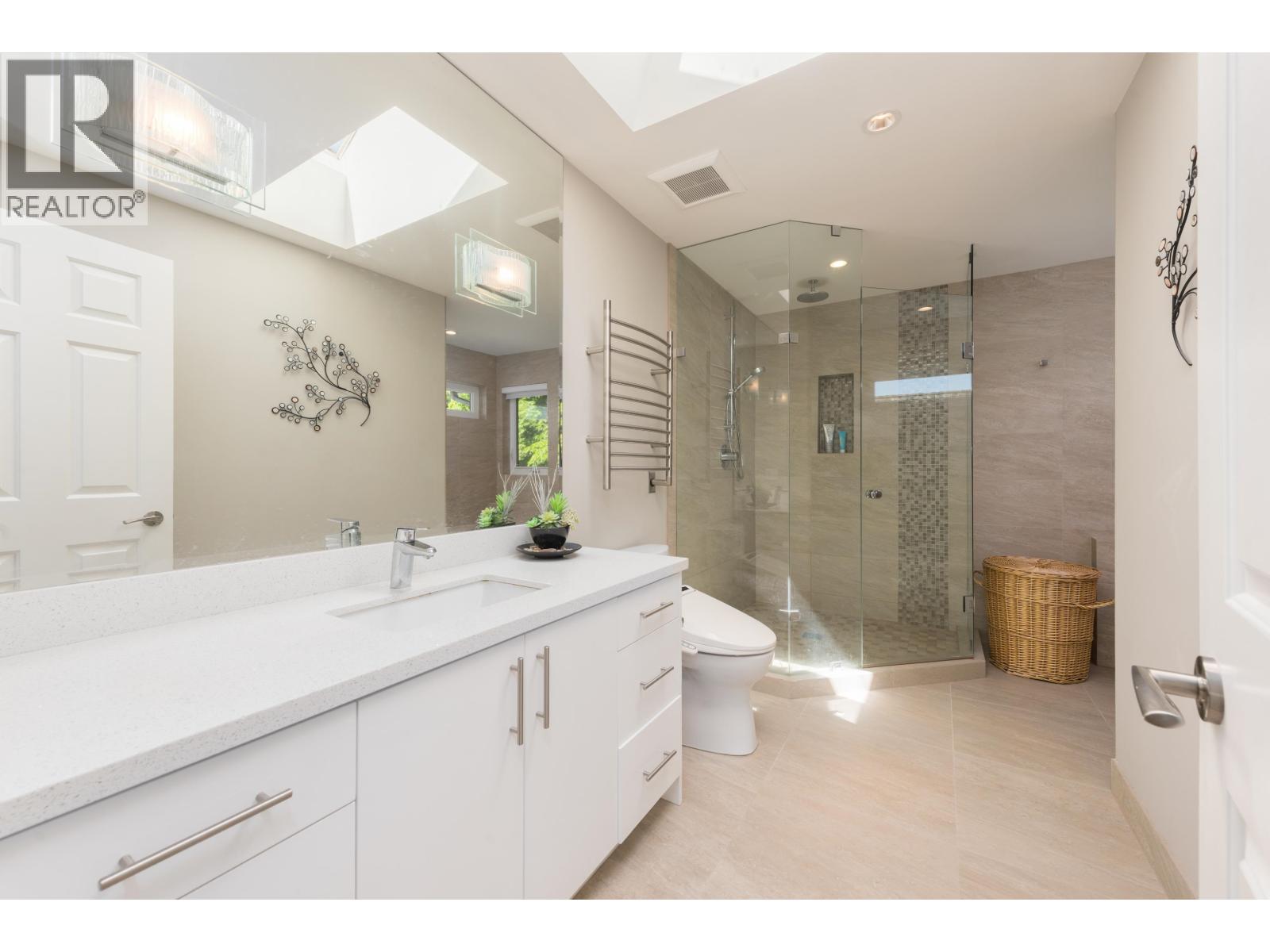 772 Regal Crescent, North Vancouver, British Columbia  V7K 2X8 - Photo 21 - R3127783