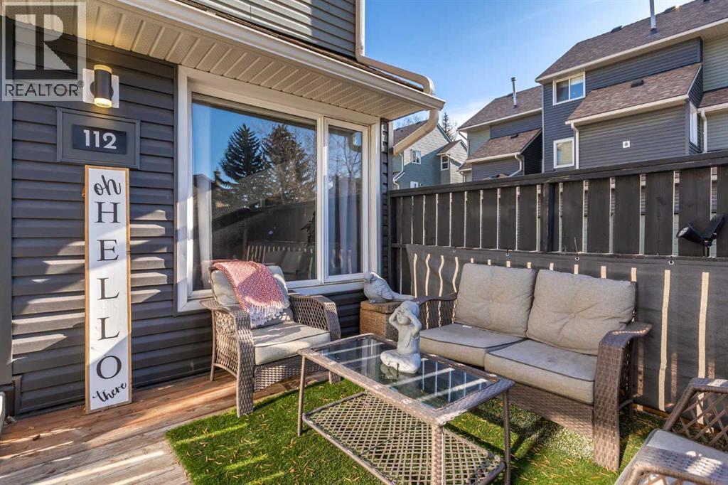 112, 25 Glamis Green SW, Calgary, Alberta T3E 6V1 - Photo 2 - A2312139