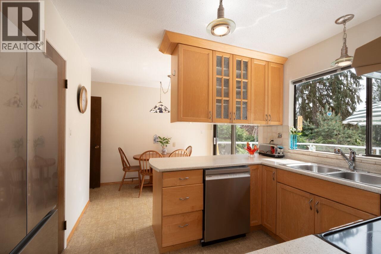 4057 Violet Street, North Vancouver, British Columbia  V7G 1E4 - Photo 13 - R3127909