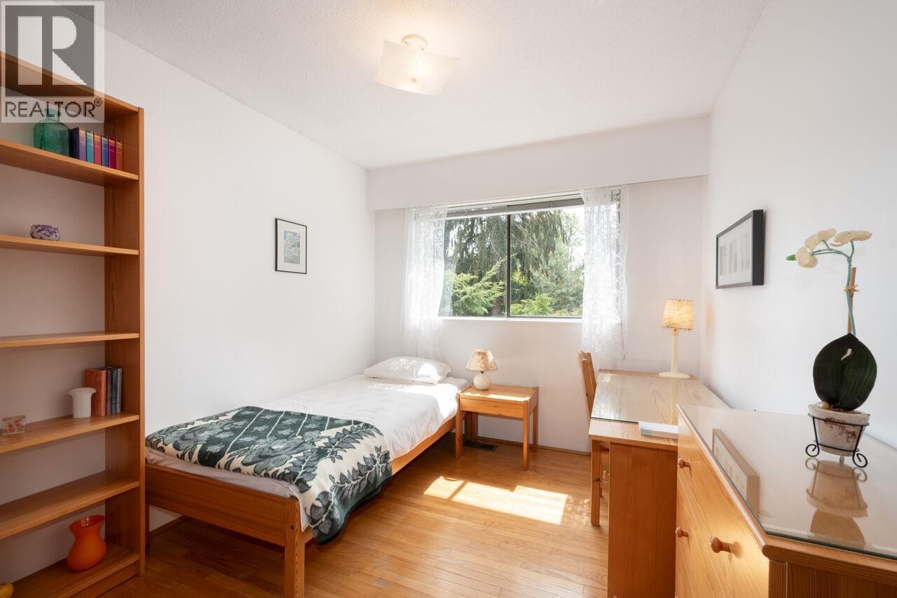 4057 Violet Street, North Vancouver, British Columbia  V7G 1E4 - Photo 24 - R3127909