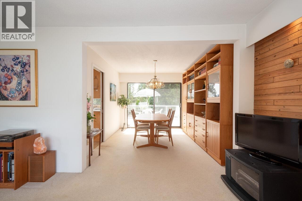 4057 Violet Street, North Vancouver, British Columbia  V7G 1E4 - Photo 7 - R3127909