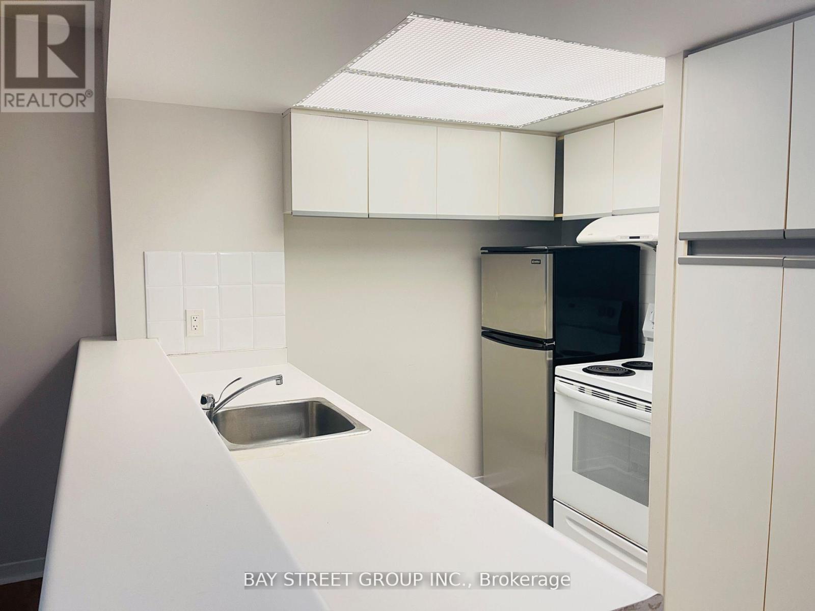 2213 - 1001 Bay Street, Toronto, Ontario  M5S 3A6 - Photo 11 - C13172826