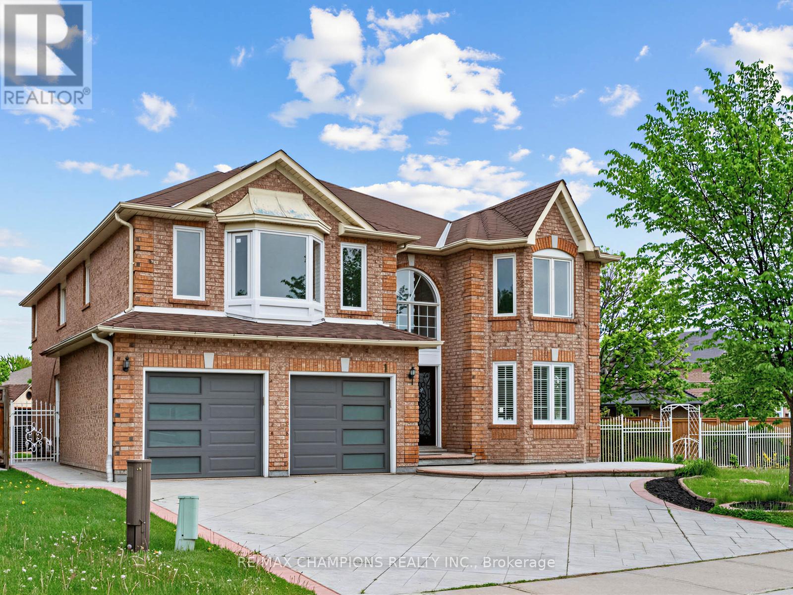 1 CLUSTER OAK PLACE, Brampton, Ontario