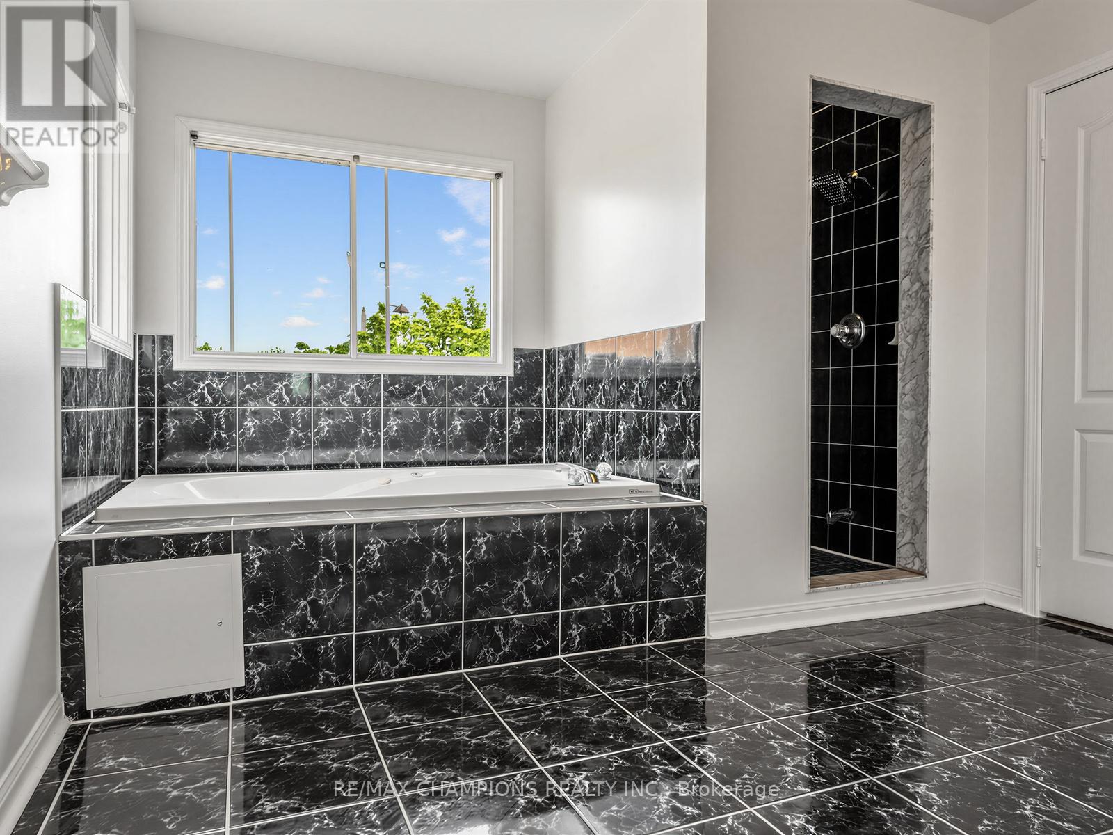 1 Cluster Oak Place, Brampton, Ontario  L6R 1V2 - Photo 25 - W13172828