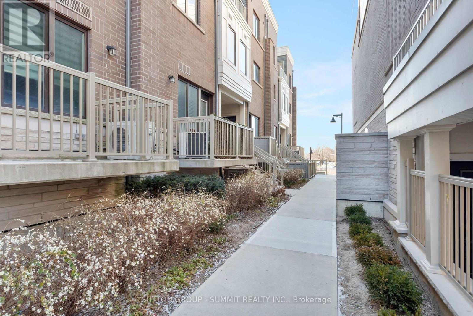 16 - 3580 Lake Shore Boulevard W, Toronto, Ontario  M8W 1N6 - Photo 3 - W13172834