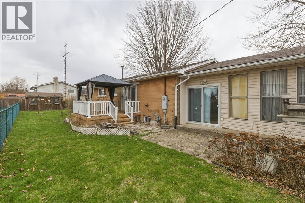 4074 Joe Street, Petrolia, Ontario  N0N 1R0 - Photo 7 - 26007489