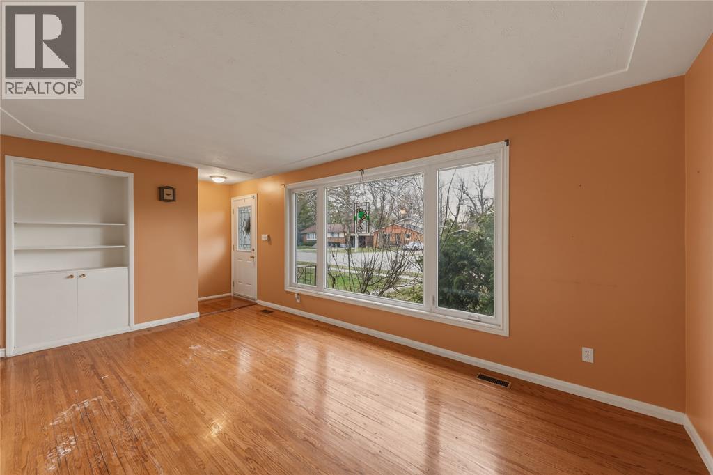 4074 Joe Street, Petrolia, Ontario  N0N 1R0 - Photo 16 - 26007489