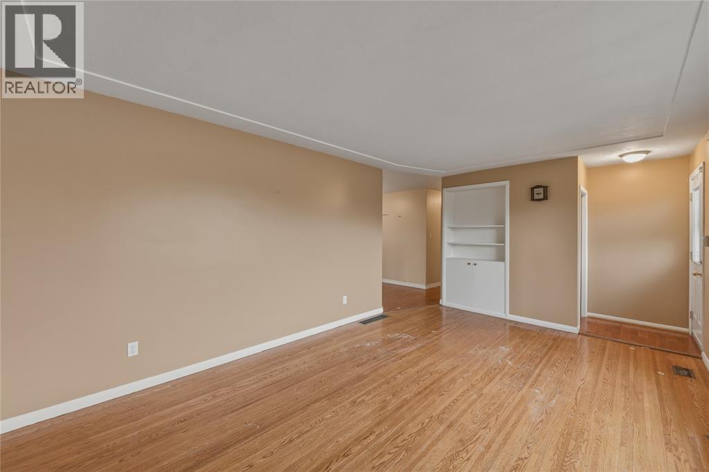 4074 Joe Street, Petrolia, Ontario  N0N 1R0 - Photo 17 - 26007489