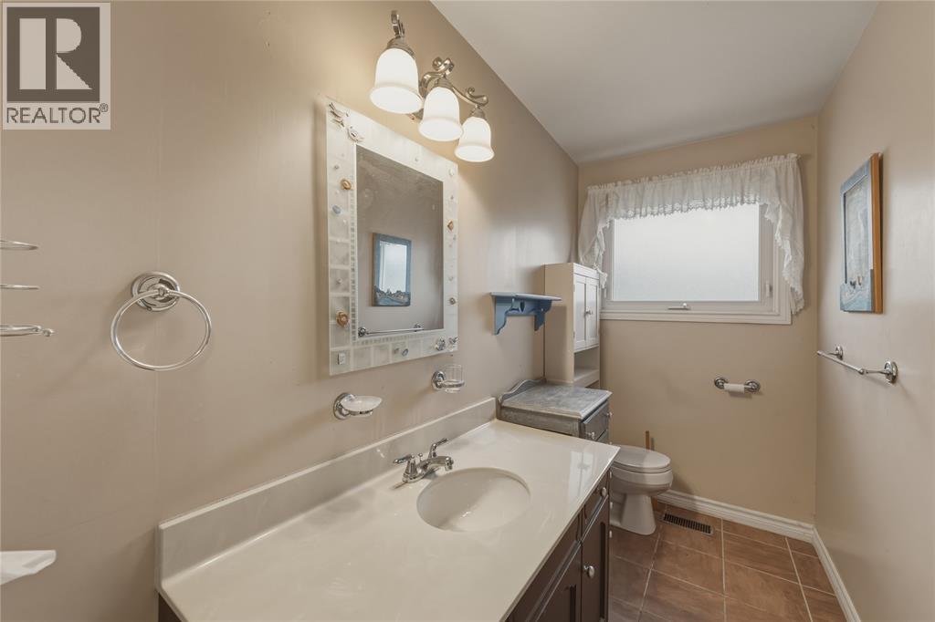 4074 Joe Street, Petrolia, Ontario  N0N 1R0 - Photo 18 - 26007489
