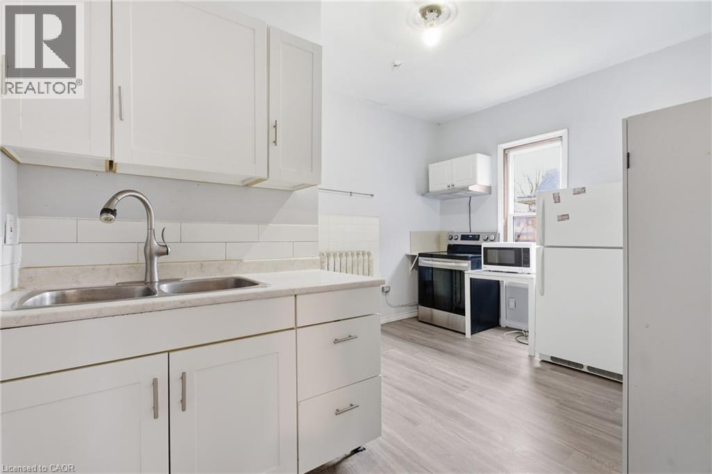 30 Regina Street N, Waterloo, Ontario  N2J 3A1 - Photo 6 - 40819693