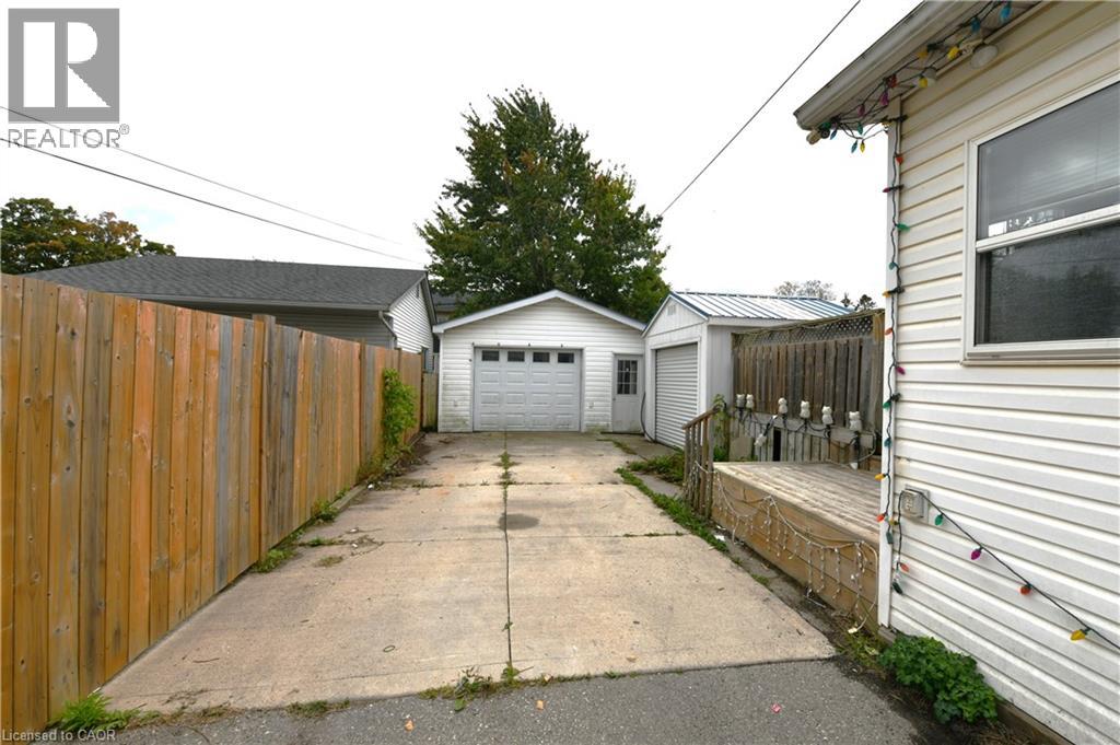 274 Wellington Street, St. Thomas, Ontario  N5R 2S8 - Photo 11 - 40826961