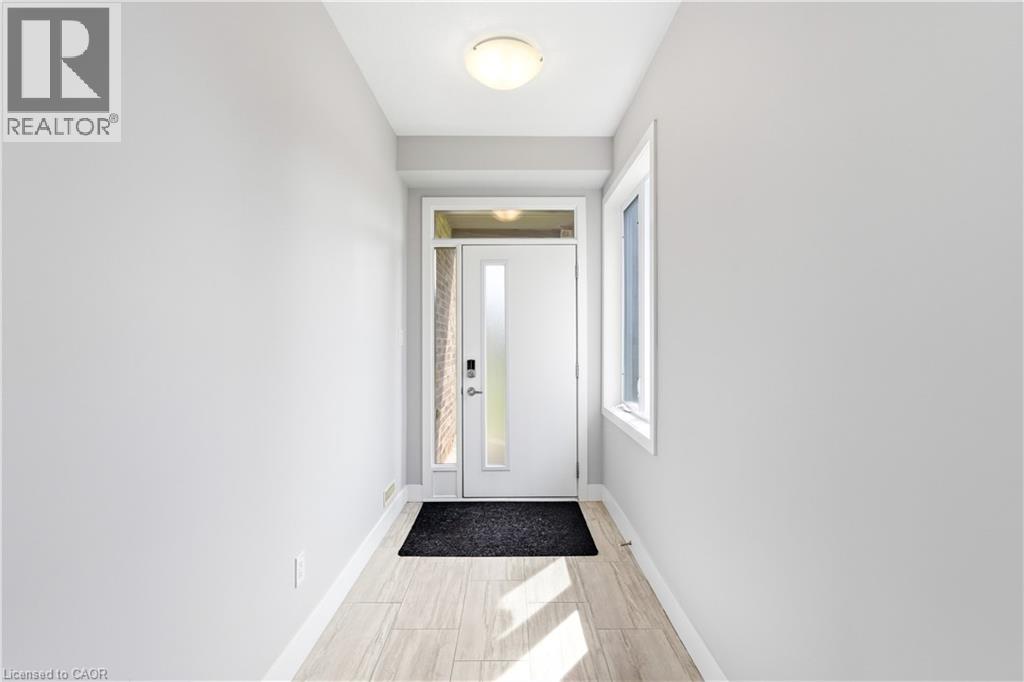 2060 Meadowgate Boulevard, London, Ontario N6M 0H5 - Photo 5 - 40833418