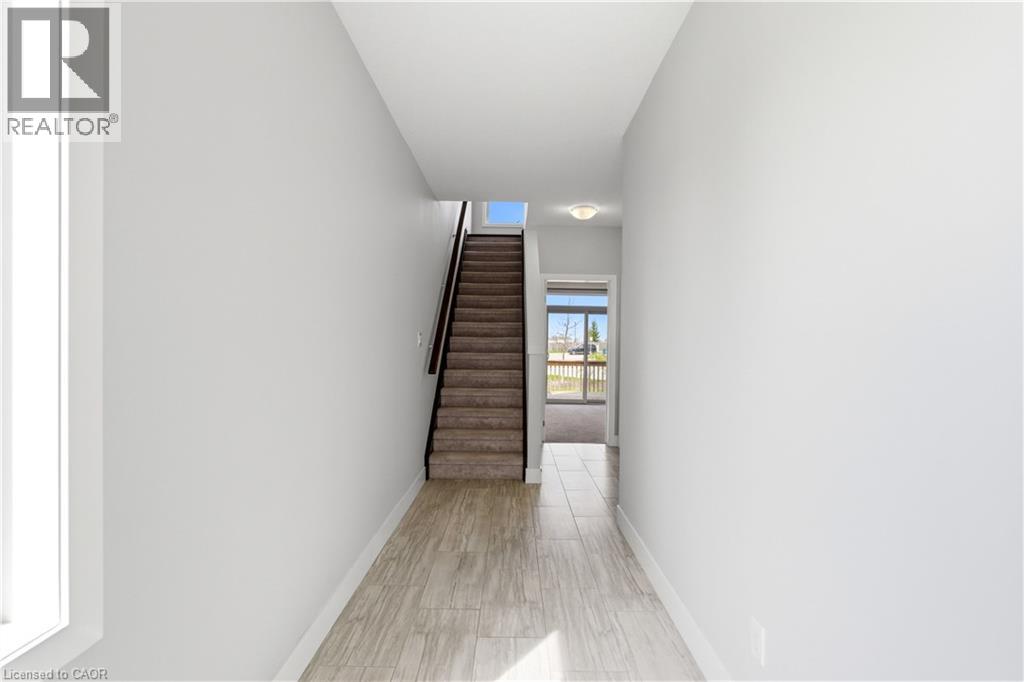 2060 Meadowgate Boulevard, London, Ontario N6M 0H5 - Photo 6 - 40833418