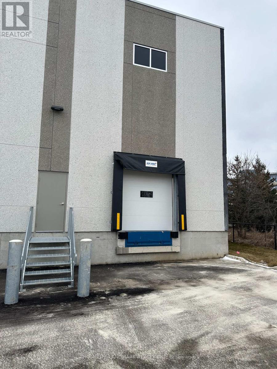 13 Main - 135 Addison Hall Circle, Aurora, Ontario  L4G 7C7 - Photo 4 - N13172878