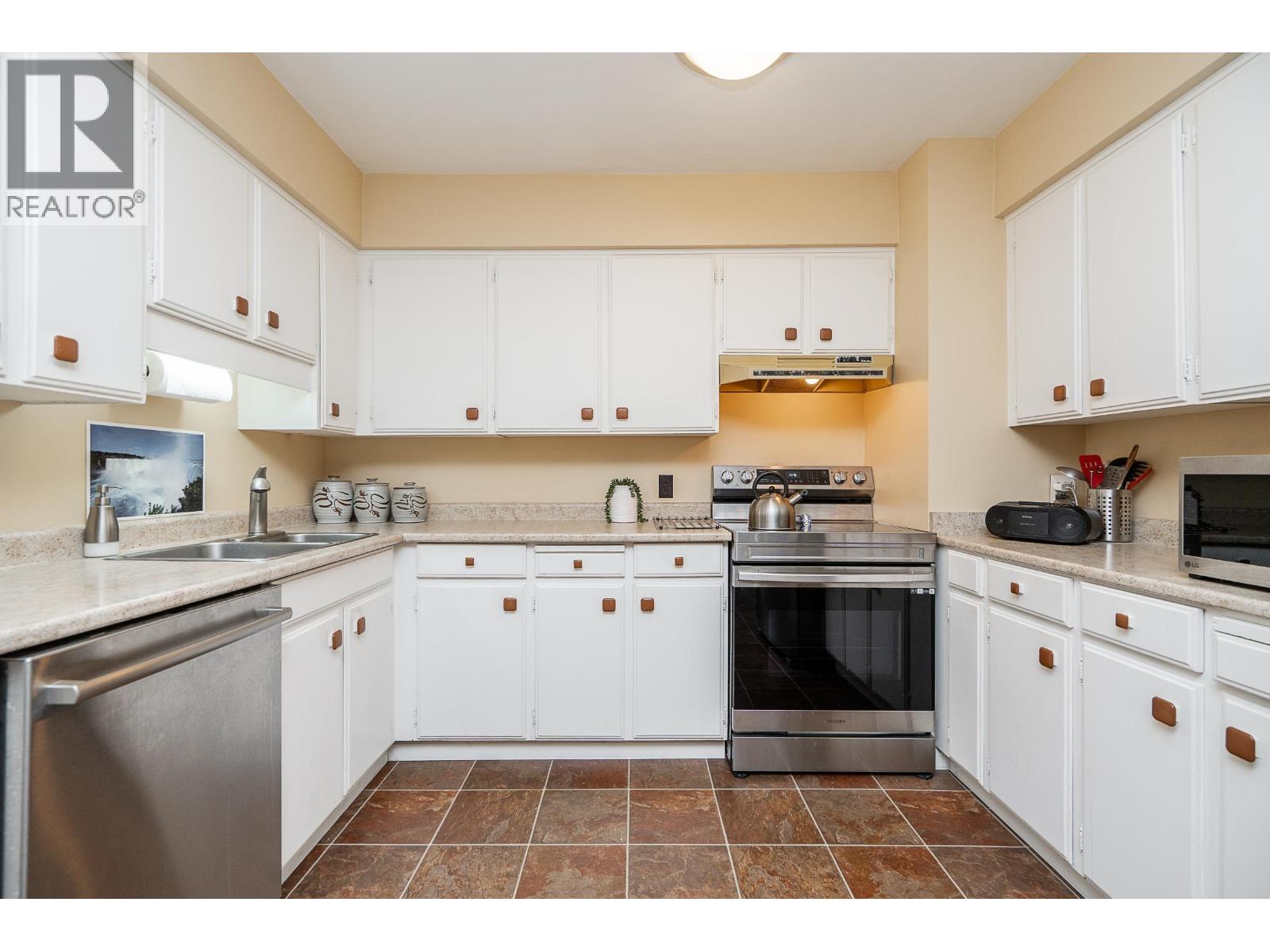 612 Hillcrest Street, Coquitlam, British Columbia  V3J 6N8 - Photo 12 - R3127503