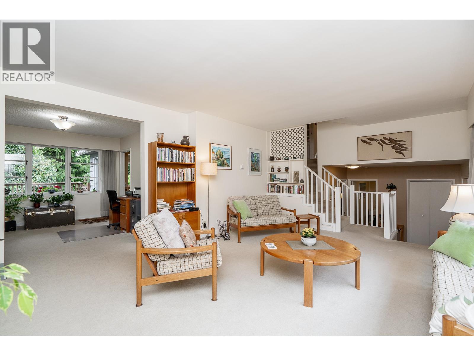 612 Hillcrest Street, Coquitlam, British Columbia  V3J 6N8 - Photo 4 - R3127503