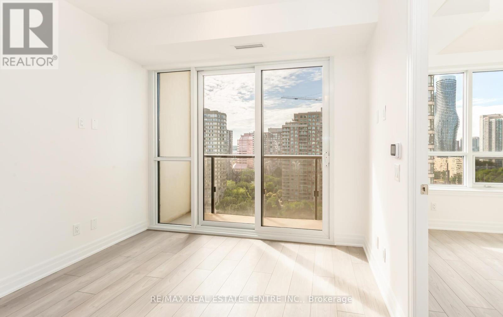 1610 - 36 Elm Drive W, Mississauga, Ontario  L5B 1L9 - Photo 11 - W13172854