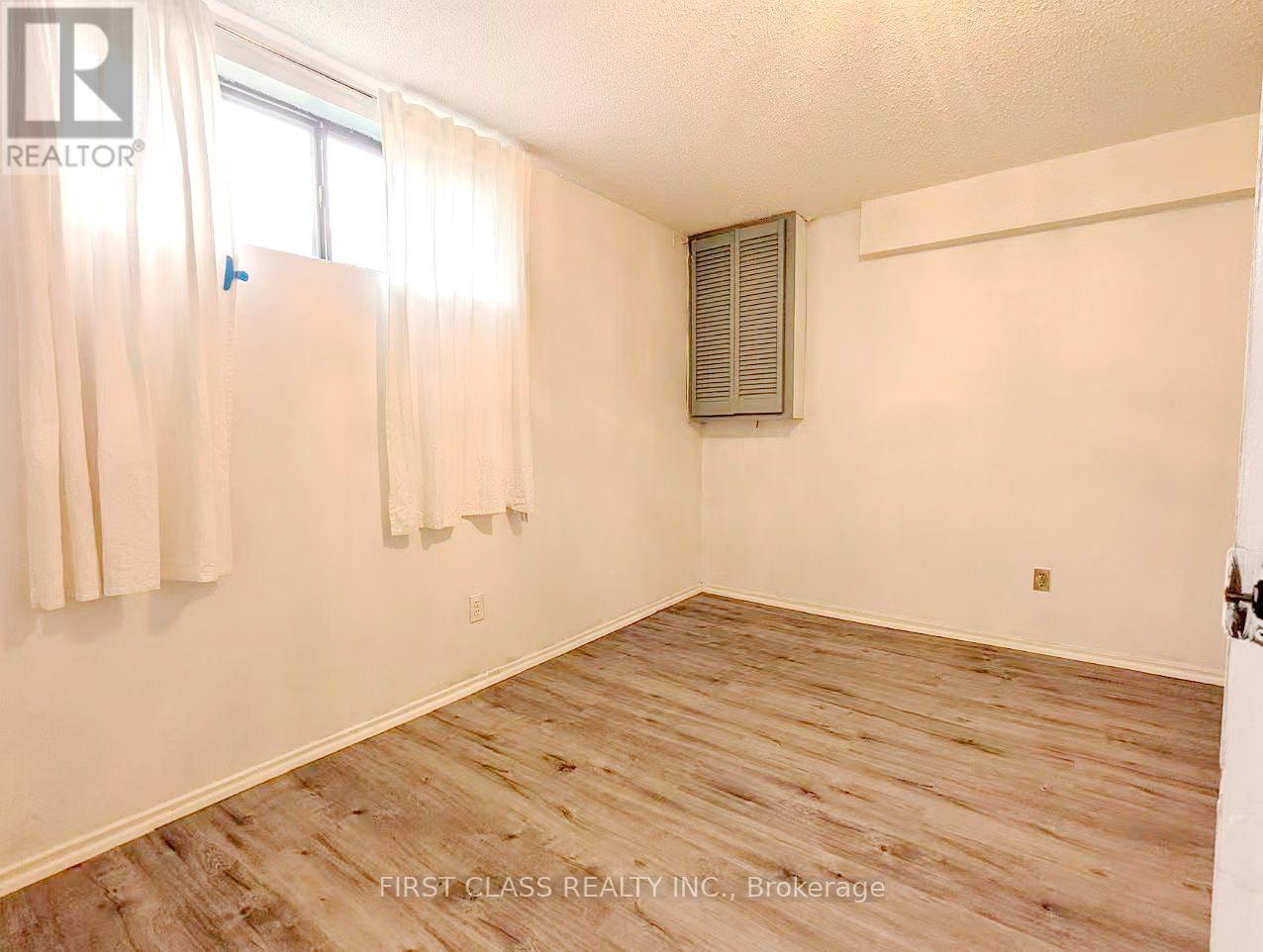 Bsmnt - 1226 Kos Boulevard, Mississauga, Ontario  L5J 4L7 - Photo 6 - W13172856