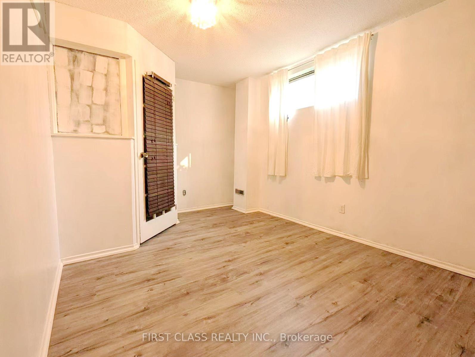 Bsmnt - 1226 Kos Boulevard, Mississauga, Ontario  L5J 4L7 - Photo 8 - W13172856