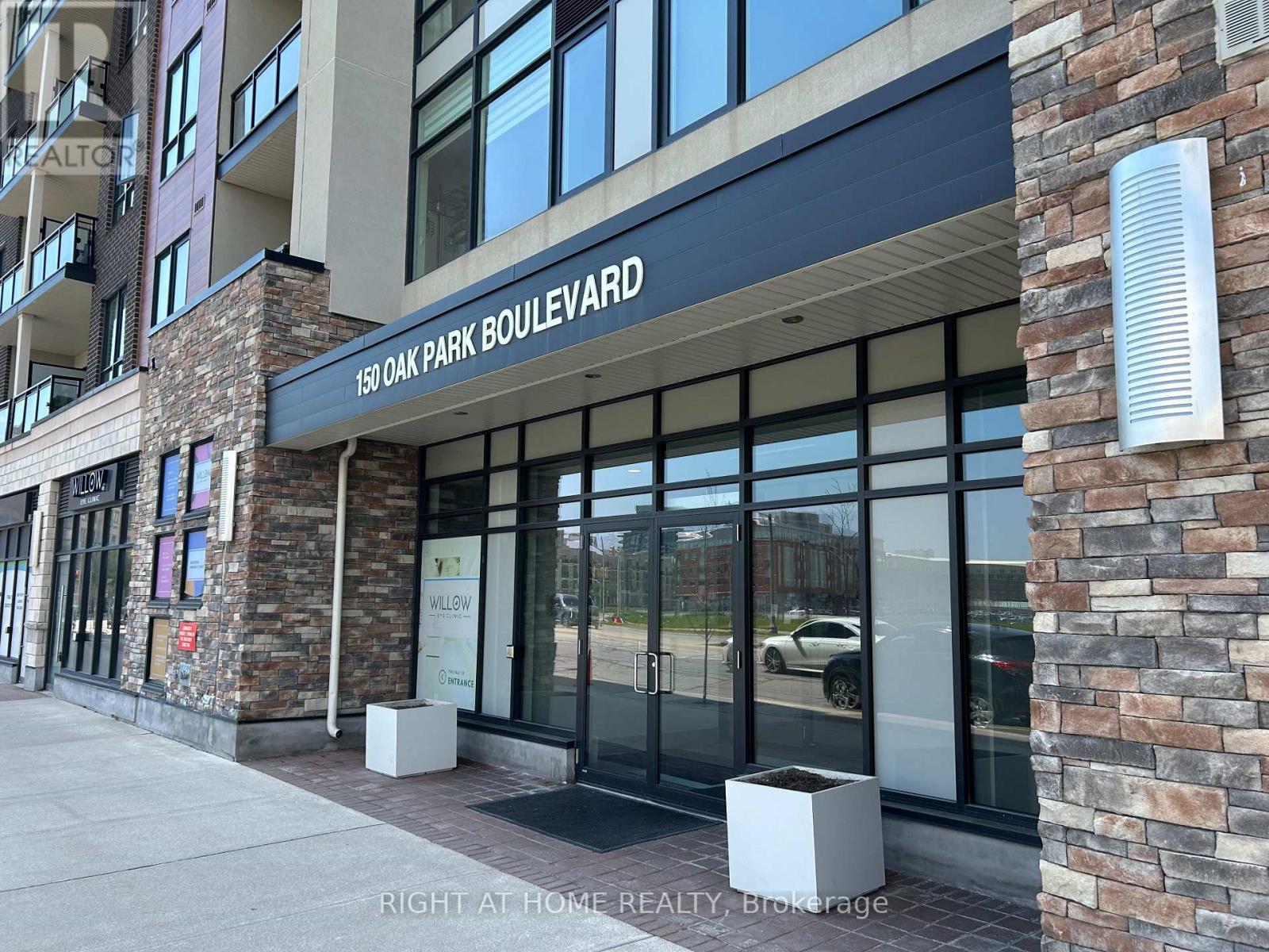 204 - 150 OAK PARK BOULEVARD, Oakville, Ontario
