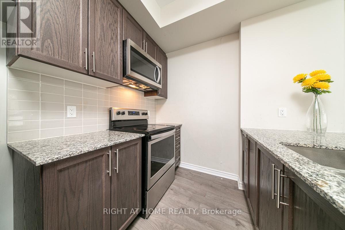 204 - 150 Oak Park Boulevard, Oakville, Ontario  L6H 0E7 - Photo 10 - W13172866
